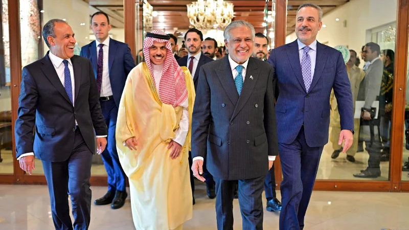 স্থল অভিযানের প্রস্তুতি যুক্তরাষ্ট্রের, যুদ্ধ বন্ধে বৈঠকে ৪ মুসলিম দেশ